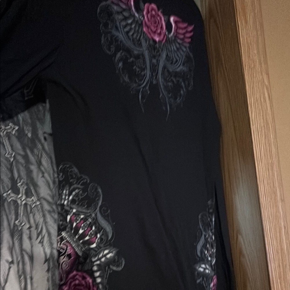 Black Long Sleeve Graphic Blouse - Picture 13 of 13